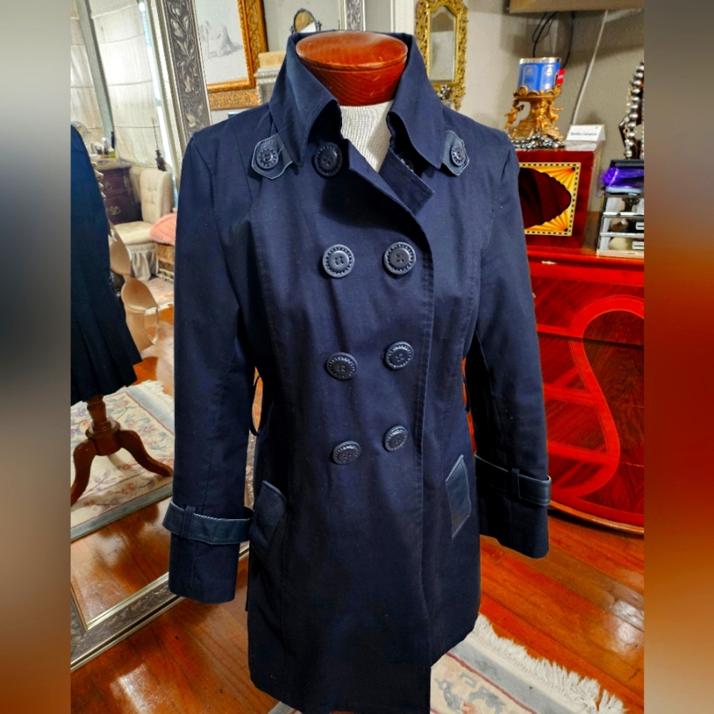 Women's raincoat